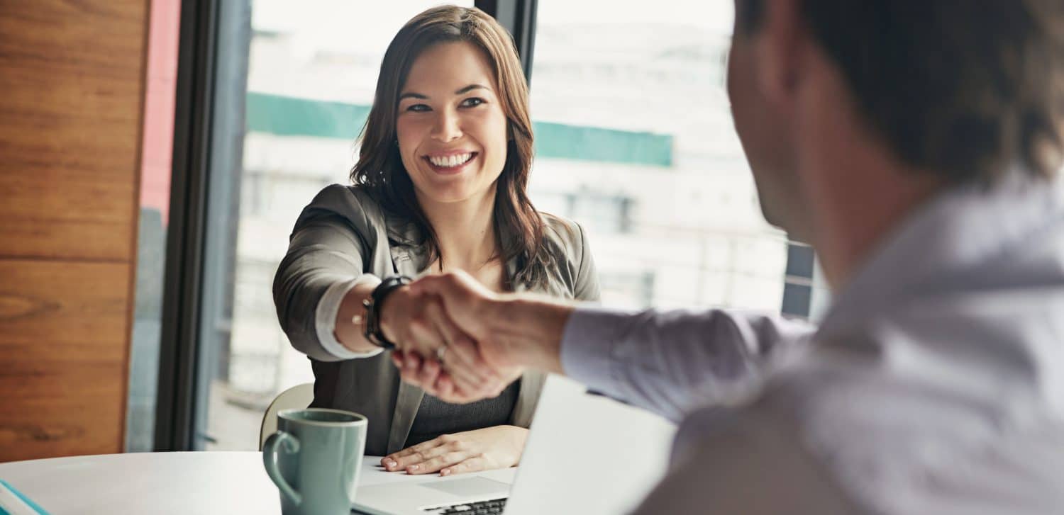 New employee being onboarded Onboarding costs
