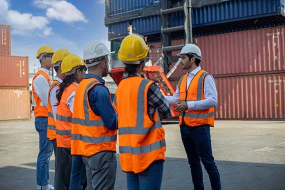 Logistic planning and explain work to team of diversity