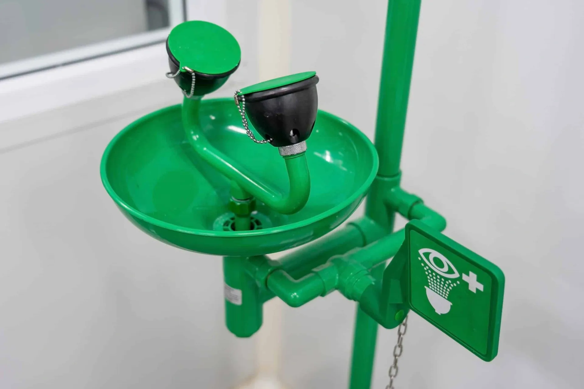 Using Eyewashes & Emergency Showers